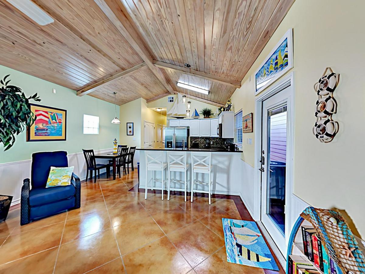 Sail Away At Pirate'S Bay Unit 113 Apartment Port Aransas Exterior photo